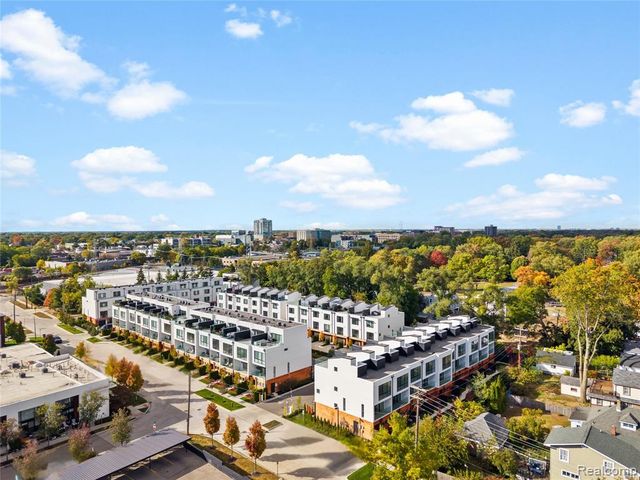 533 E Harrison Avenue 30, Royal Oak, MI 48067