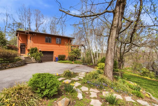 67 Entrance Way, Purdys, NY 10578