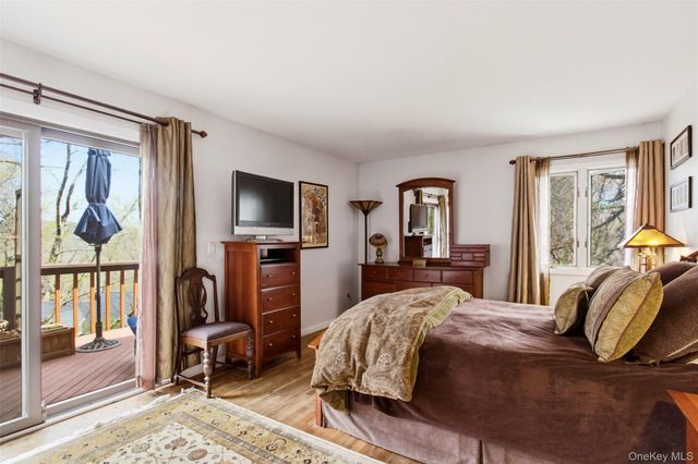 67 Entrance Way, Purdys, NY 10578