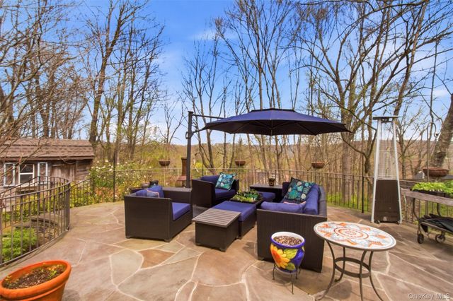 67 Entrance Way, Purdys, NY 10578