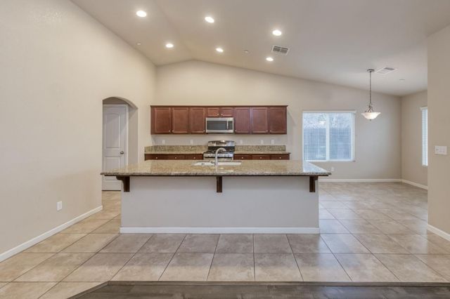 2719 Tamarack Avenue, Sanger, CA 93657