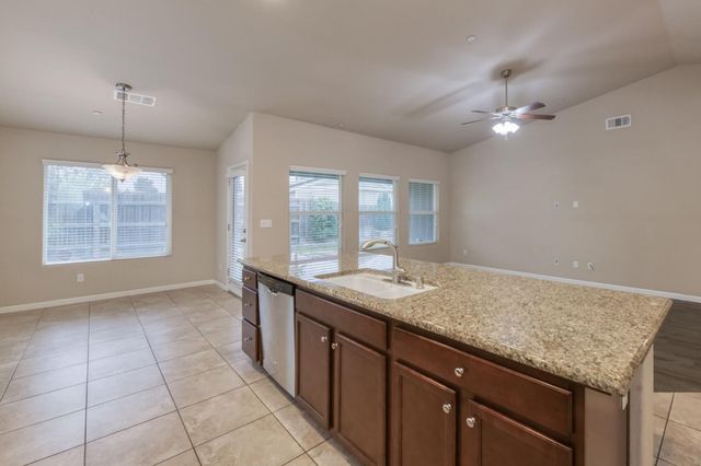 2719 Tamarack Avenue, Sanger, CA 93657