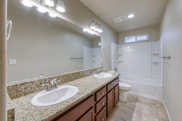 2719 Tamarack Avenue, Sanger, CA 93657