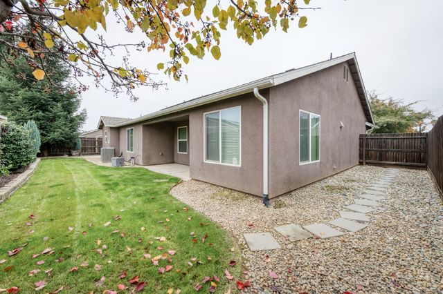 2719 Tamarack Avenue, Sanger, CA 93657