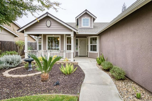 2719 Tamarack Avenue, Sanger, CA 93657