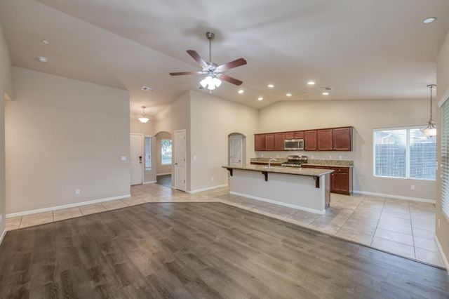 2719 Tamarack Avenue, Sanger, CA 93657