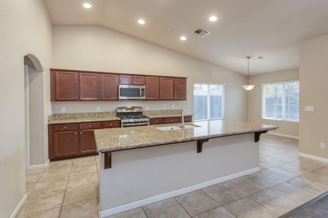 2719 Tamarack Avenue, Sanger, CA 93657