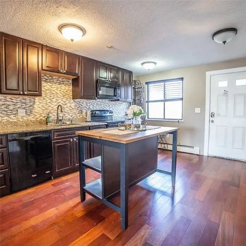 66 Girard Avenue 215, Newport, RI 02840