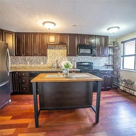 66 Girard Avenue 215, Newport, RI 02840