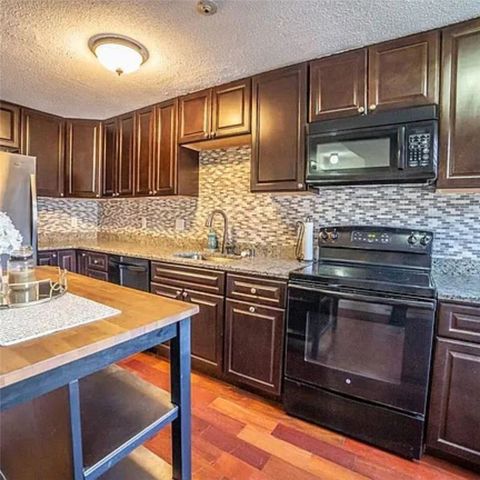 66 Girard Avenue 215, Newport, RI 02840