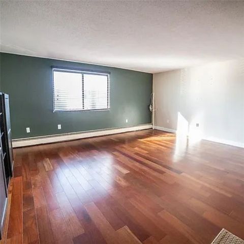 66 Girard Avenue 215, Newport, RI 02840