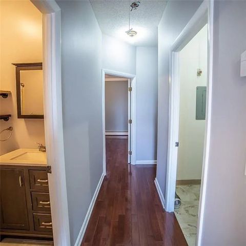 66 Girard Avenue 215, Newport, RI 02840