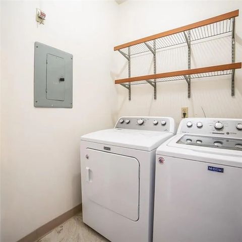 66 Girard Avenue 215, Newport, RI 02840