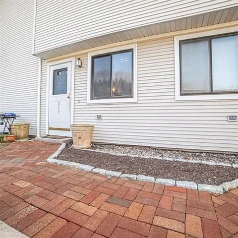 66 Girard Avenue 215, Newport, RI 02840