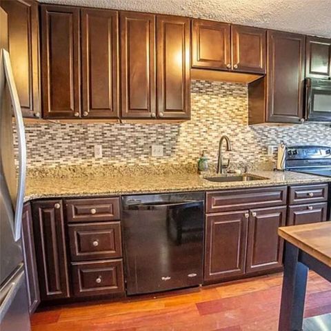 66 Girard Avenue 215, Newport, RI 02840