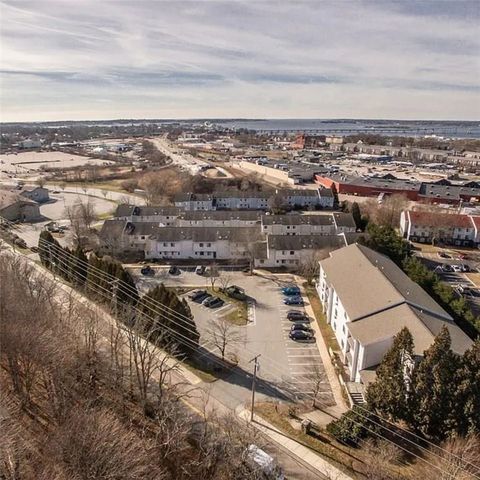 66 Girard Avenue 215, Newport, RI 02840