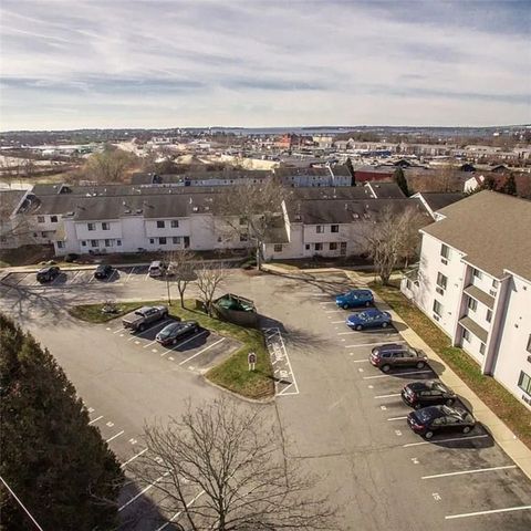 66 Girard Avenue 215, Newport, RI 02840