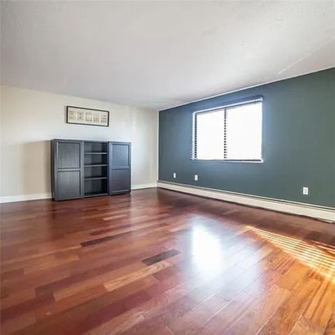 66 Girard Avenue 215, Newport, RI 02840