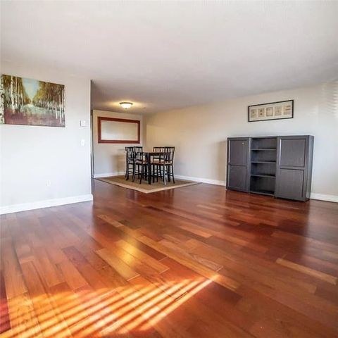 66 Girard Avenue 215, Newport, RI 02840