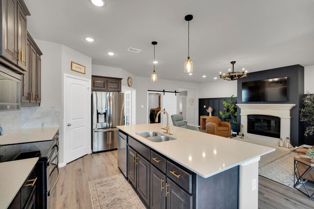 712 Ascot Court, Ennis, TX 75119