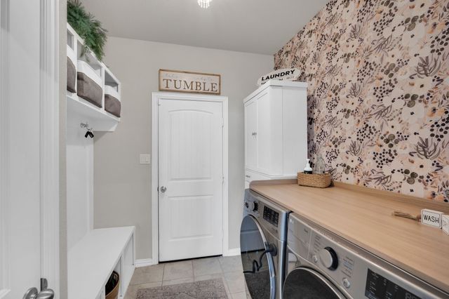 712 Ascot Court, Ennis, TX 75119