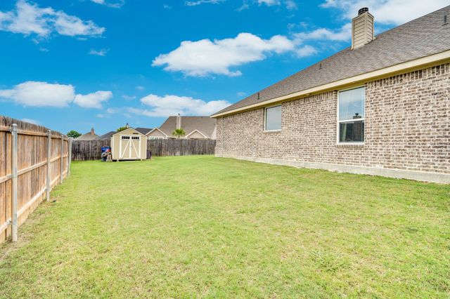 712 Ascot Court, Ennis, TX 75119