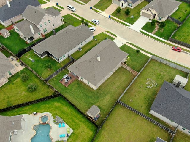 712 Ascot Court, Ennis, TX 75119
