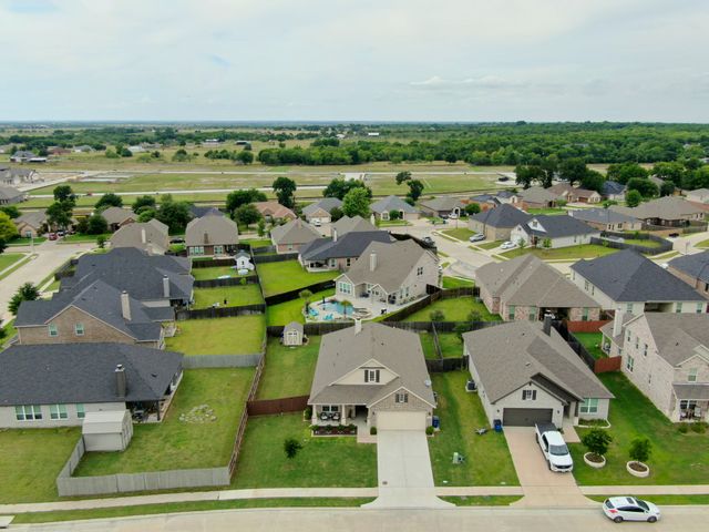 712 Ascot Court, Ennis, TX 75119