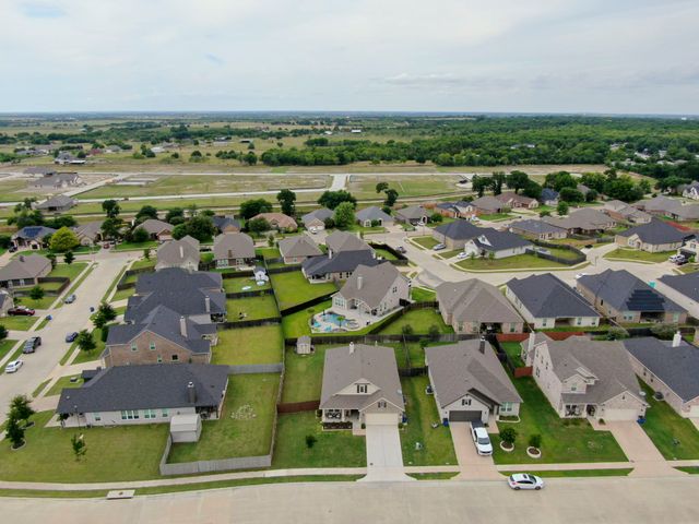 712 Ascot Court, Ennis, TX 75119