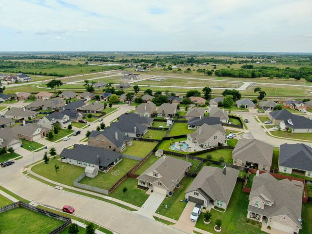712 Ascot Court, Ennis, TX 75119