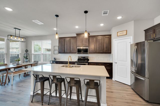712 Ascot Court, Ennis, TX 75119