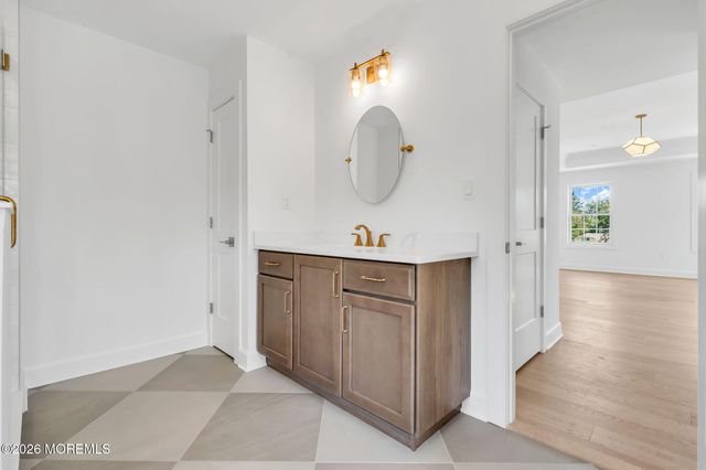 1 Barrington Court, Holmdel, NJ 07733