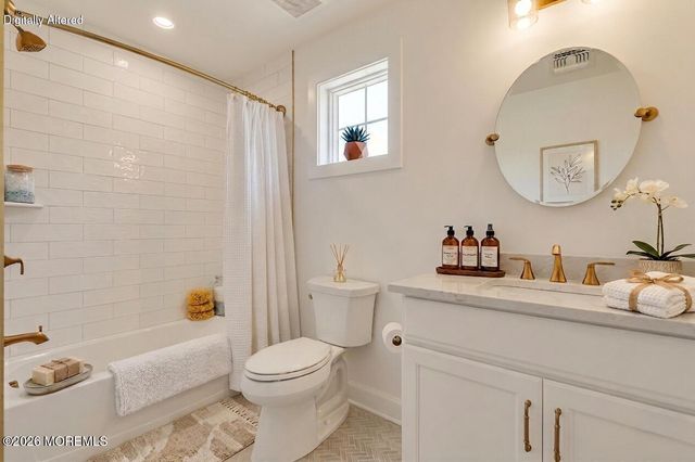 1 Barrington Court, Holmdel, NJ 07733