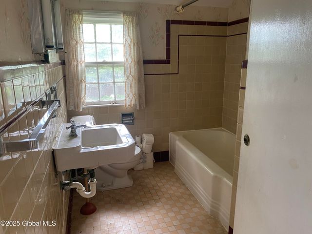 329 S Manning Boulevard, Albany, NY 12208