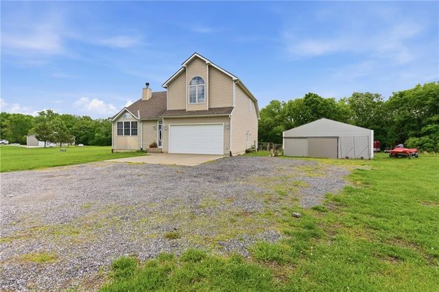 30109 E 222nd Court, Pleasant Hill, MO 64080