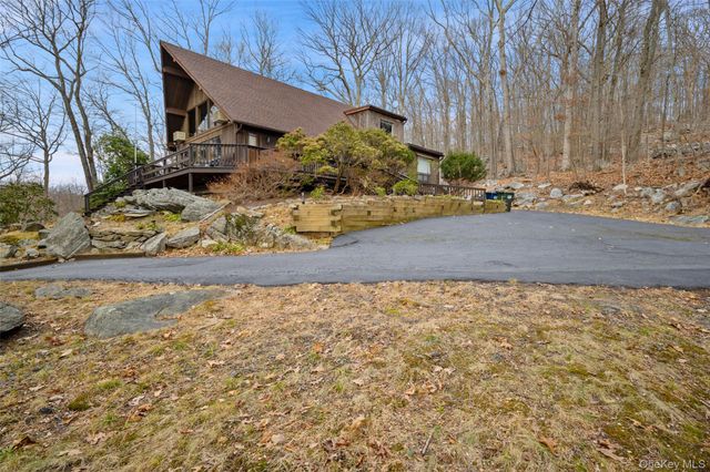 36 Kirk Lake Drive, Mahopac, NY 10541