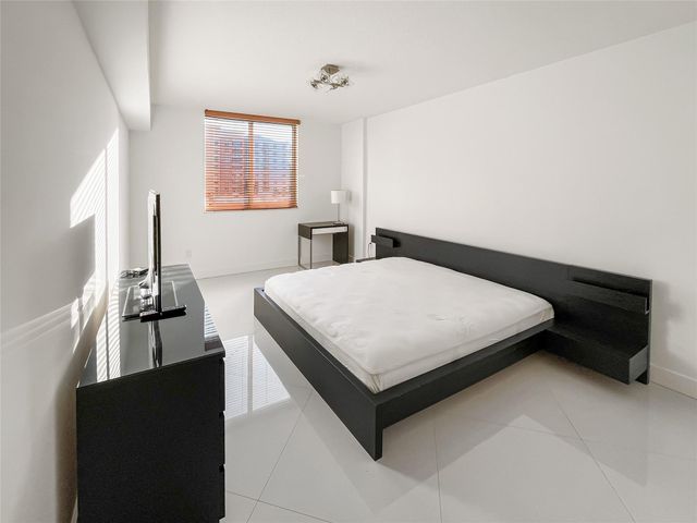 2775 NE 187th St 627, Miami, FL 33180