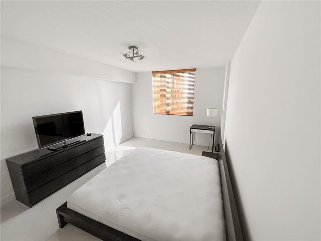 2775 NE 187th St 627, Miami, FL 33180