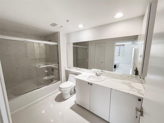 2775 NE 187th St 627, Miami, FL 33180