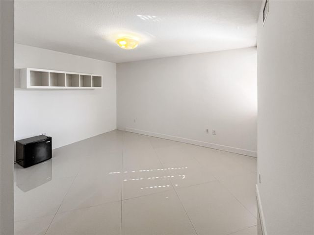 2775 NE 187th St 627, Miami, FL 33180