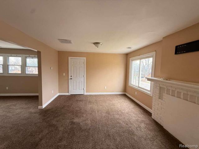14500 Strathmoor Street, Detroit, MI 48227