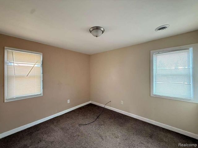 14500 Strathmoor Street, Detroit, MI 48227