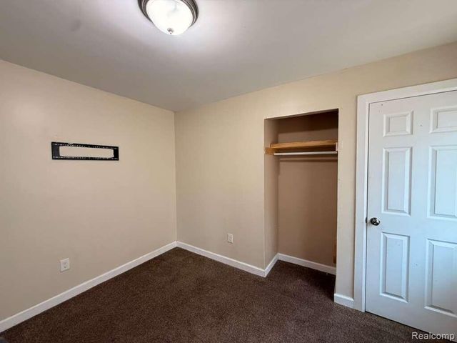 14500 Strathmoor Street, Detroit, MI 48227