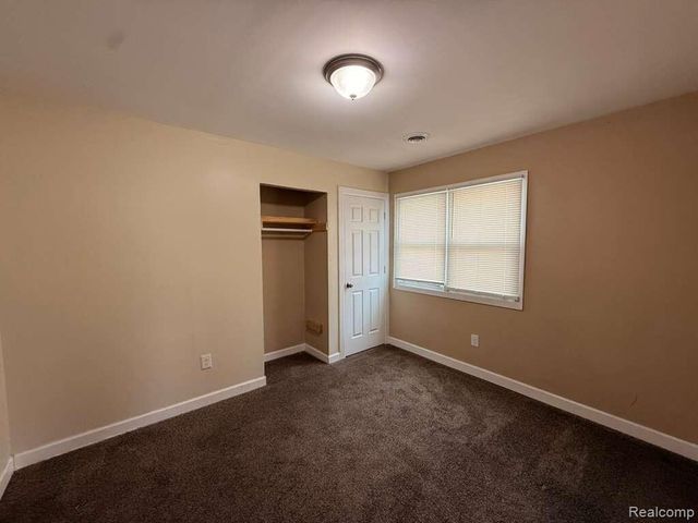 14500 Strathmoor Street, Detroit, MI 48227