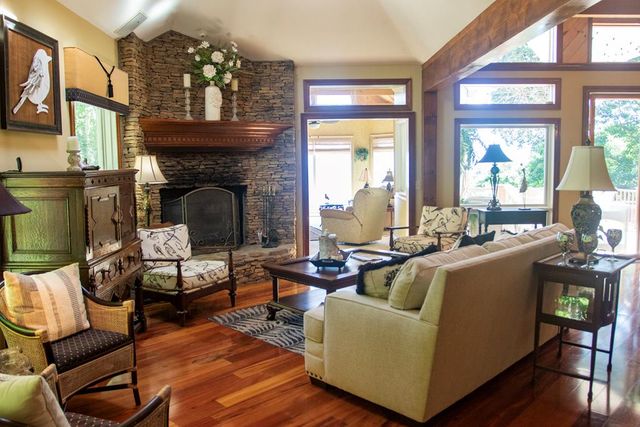 786 Ramey Mountain Road, Hiawassee, GA 30546