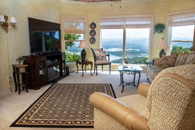 786 Ramey Mountain Road, Hiawassee, GA 30546