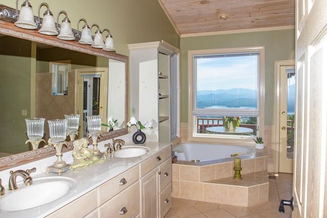 786 Ramey Mountain Road, Hiawassee, GA 30546