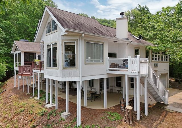 786 Ramey Mountain Road, Hiawassee, GA 30546