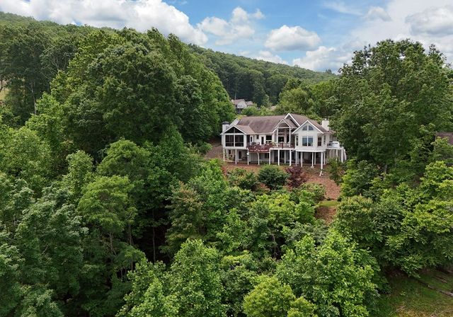 786 Ramey Mountain Road, Hiawassee, GA 30546