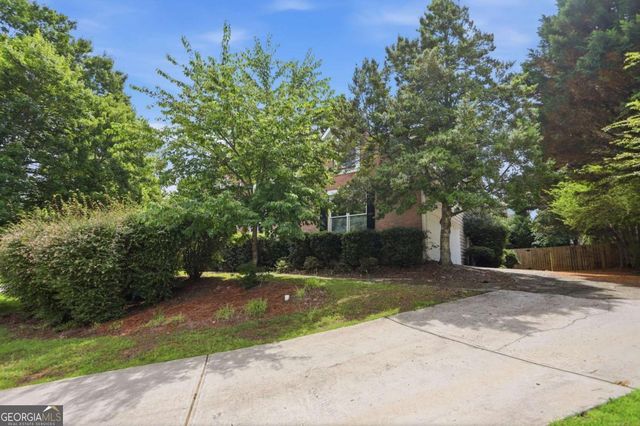 519 Emerald Lake Lane, Buford, GA 30518